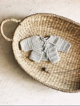 Sweterek wiązany dla lalki Miniland 38 cm szary Tadaaam